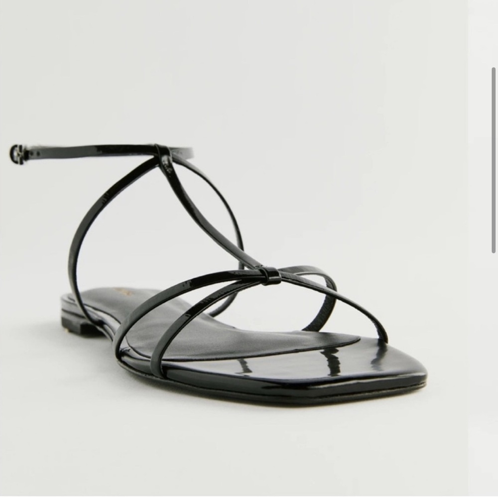 ✨NEW✨Reformation Maxwell Strappy Flat Sandals